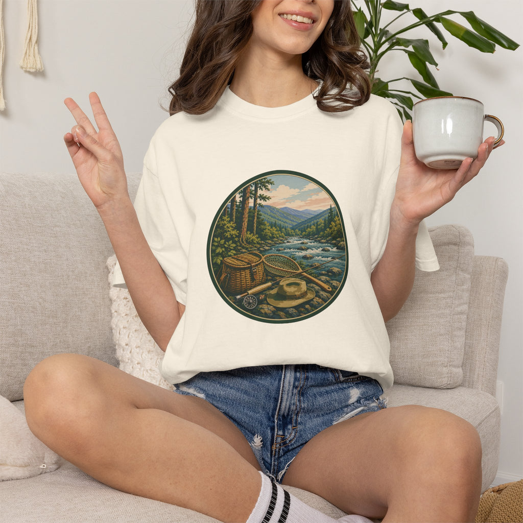 Outdoor River Fly Fishing T-Shirt — Vintage Fly Fishing Design