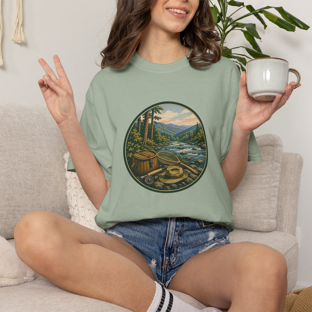 Outdoor River Fly Fishing T-Shirt — Vintage Fly Fishing Design